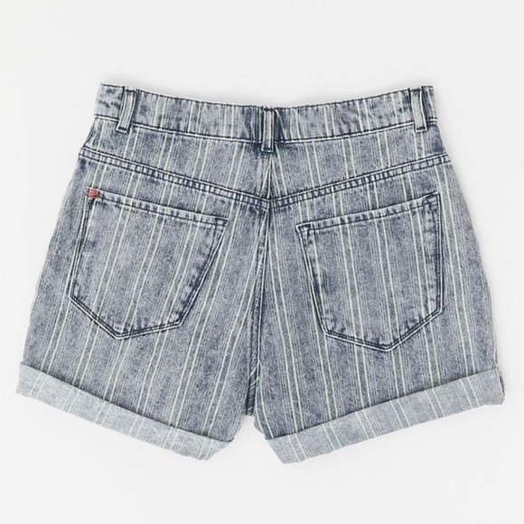 Urban Outfitters | NWT High-Waist Mom Short - Picture 3 of 8